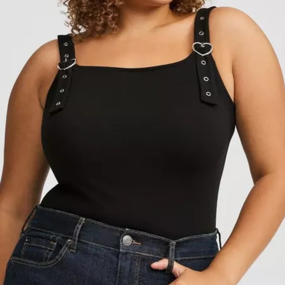 Torrid Plus Size Foxy Scoop Neck Heart Buckle Strap Tank - 2 - Picture 1 of 9